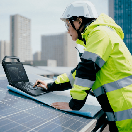 How Contractors Can Choose the Right Laptop for Job Site Work